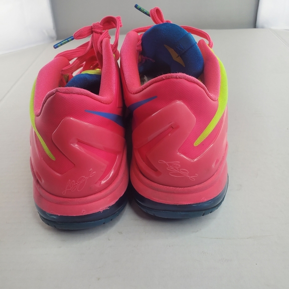 Nike Max Lebron XI Low GS Volt Photo Blue Pink Sho - Picture 6 of 8